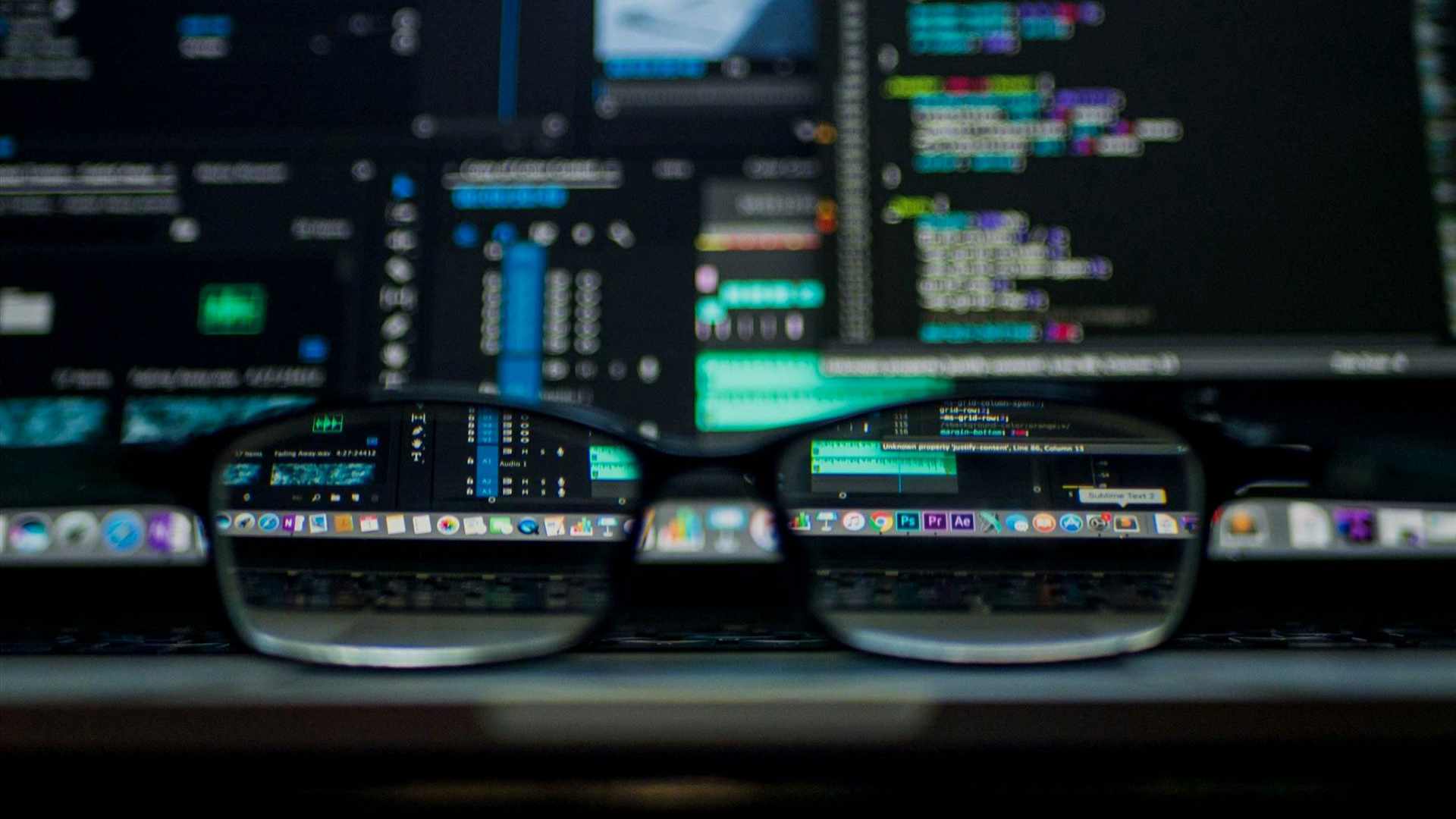 Schwarze Brille Vor Laptop Computer
