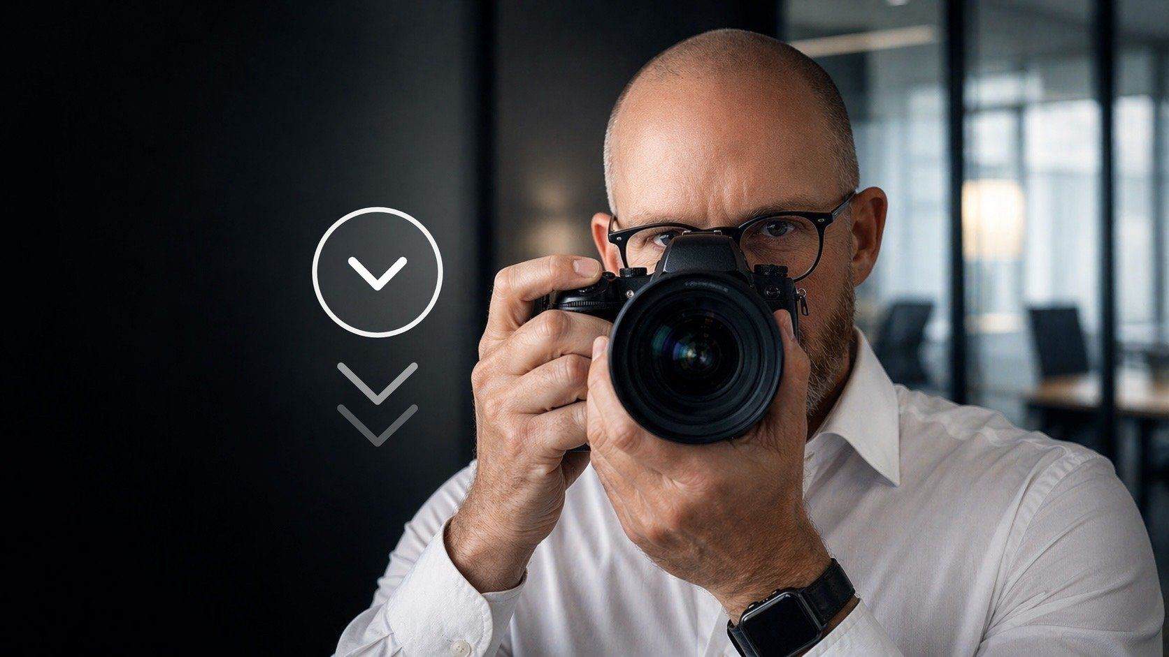 Illustration Paul Malberg Detektei PROOF-MANAGEMENT mit Kamera vor dem Gesicht