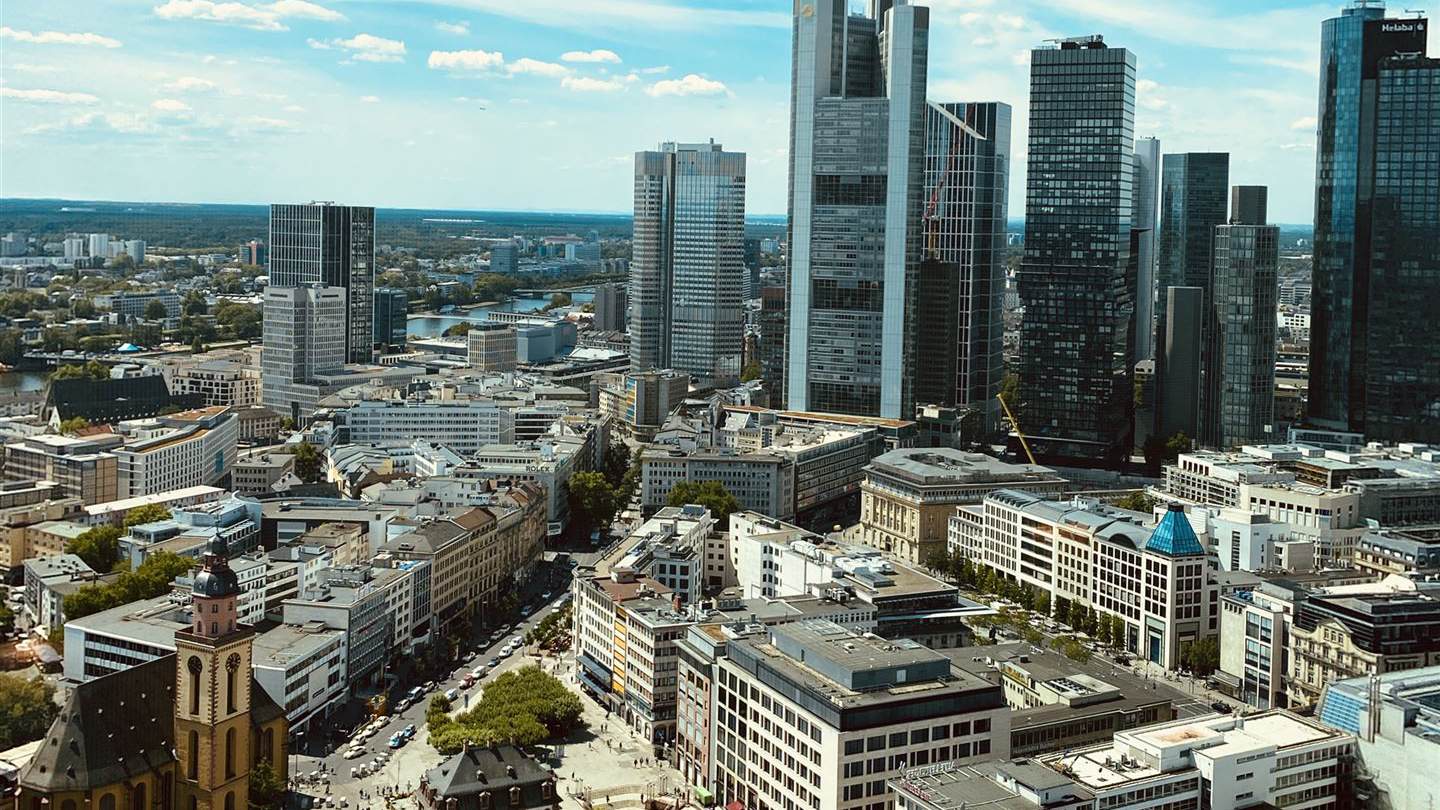 Detektei in Frankfurt nähe Zeil Galerie Ausblick aus einem Hochhaus an der Zeil auf Frankfurt